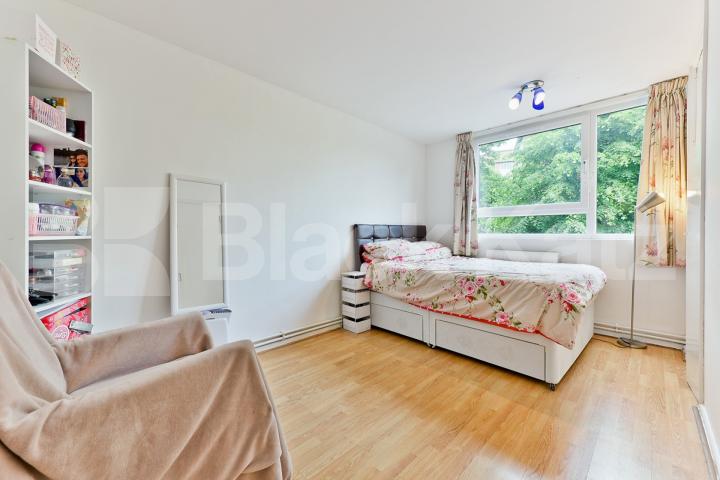 Arranged Over Two Floors With Private Garden  Rutley Close , Kennington 